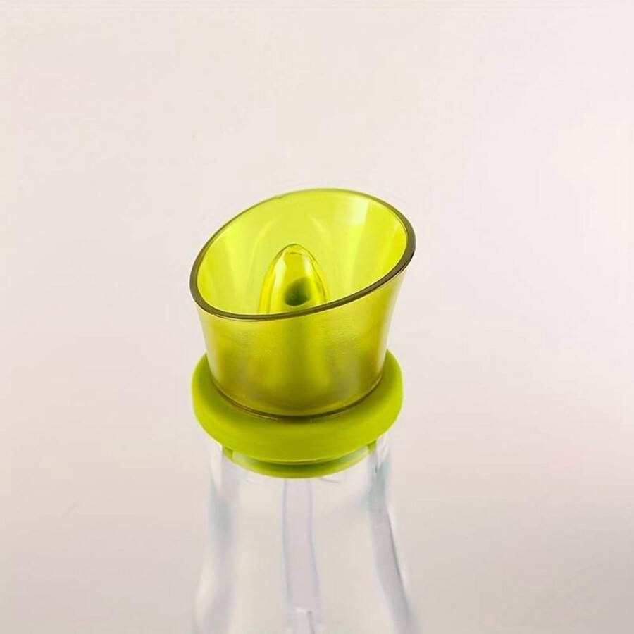 Borosilicaatglas oliefles met groene siliconen schenktuit en kunststof deksel voor keuken en specerijen vaatwasmachinebestendig 500 ml