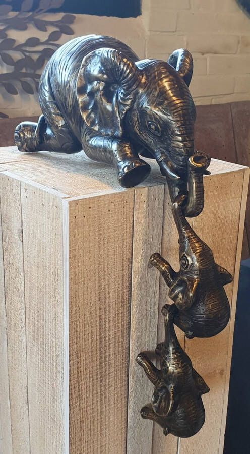 BRONZEN TUINBEELD HELPENDE OLIFANT DIERENBEELD OLIFANT RANDHANGER