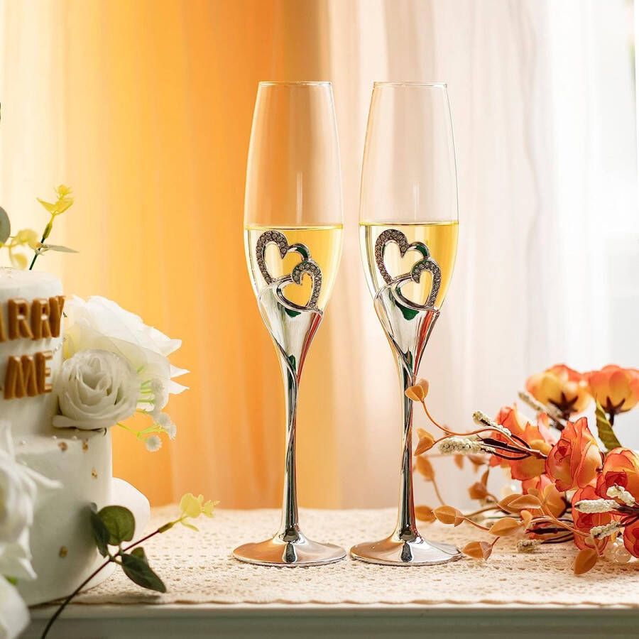 Bruiloft champagnefluiten Toasting Flutes voor bruid en bruidegom Creative Deluxe glazen bekers met strass omrande hartdecoratie geschenkset