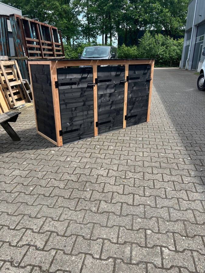 Containerombouw 3 kliko`s ombouw douglas zwart blanke balk LET OP GEEN BOUWPAKKET WORDT KANT EN KLAAR GELEVERD Dus geen gedoe van zelf in elkaar zetten Kliko Ombouw voor 3 containers Containerberging Containerkast Container berging