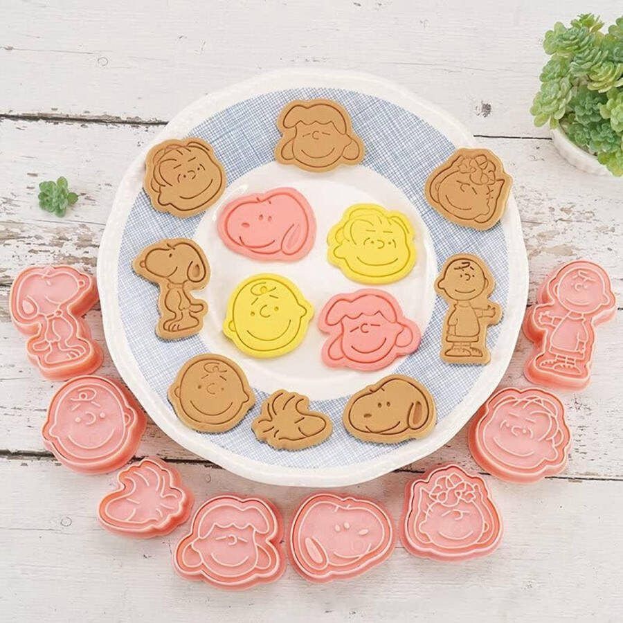 Cookie Cutter Dieren voor Kinderfeest 8 stuks Snoopy Uitsteekvormpjes Koekjessnijders Set voor kinderen 3D kunststof koekjesstempel