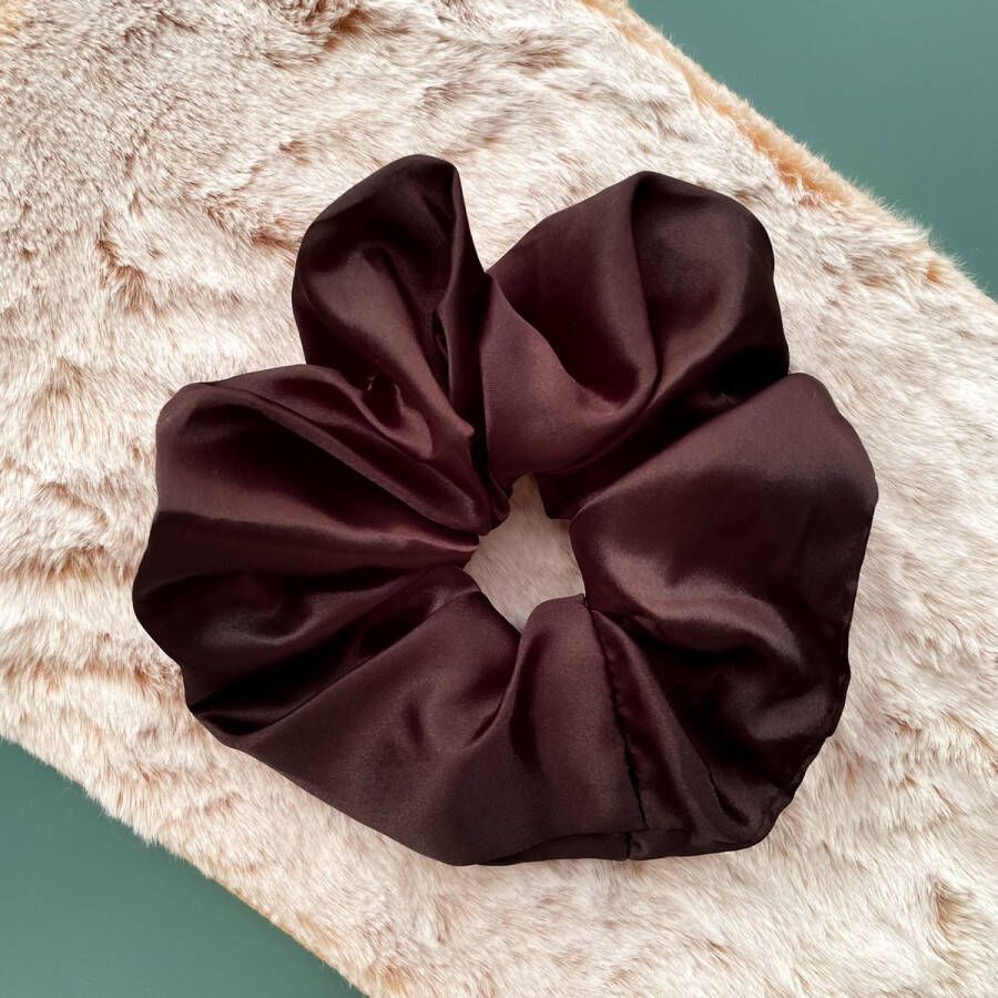 Cute Vibes Satin jumbo XXL Scrunchie 20CM Ballerina look extra groot haarelastiek Ultra zwart Strik