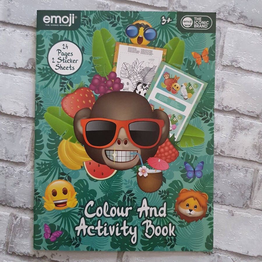 Emoji Colour and activity book doe boek vakantie boek 24 paginas en 2 stickervellen