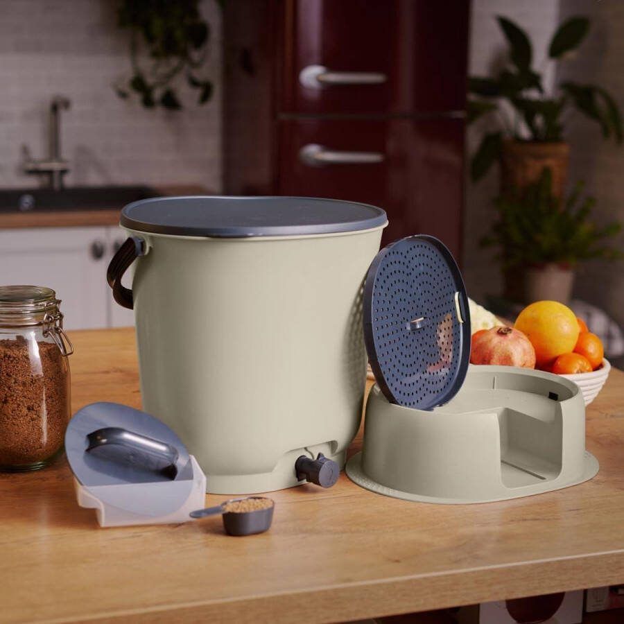 Essential Compostbak 153 l + 1 kg Brain-Base Crème Bokashi Optie