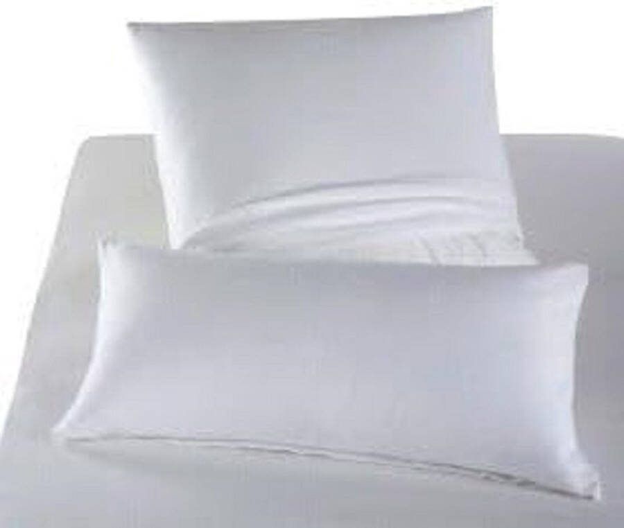 Fijn flanel beschermende hoes voor hoofdkussens in de afmetingen: 80 x 80 cm van Dormisette materiaal: 100% katoen LET OP: Het gaat om een overtrek!! GEEN kussen!!