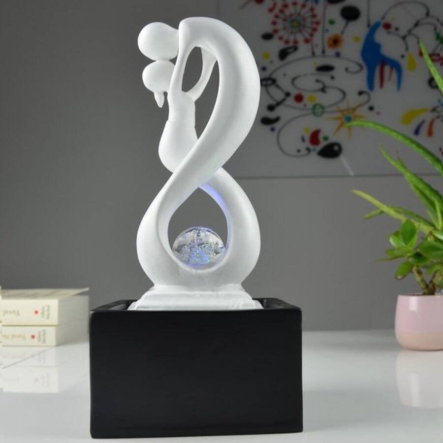 Fontein binnen abstract beeld met waterornament