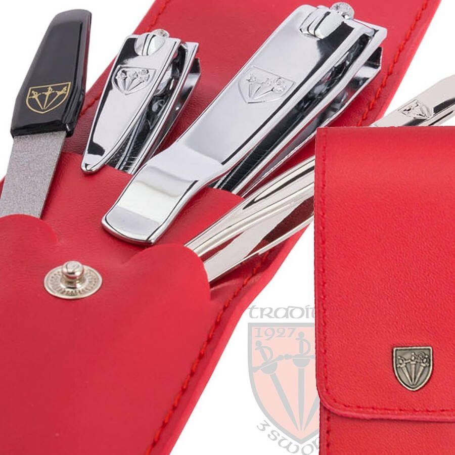 Germany Manicure Set Nagelset 'Bari' 4-delig Van rood kunstleer Inhoud: pincet saffier nagelvijl vingernagelknipper voetnagelknipper perfect voor elke reis!