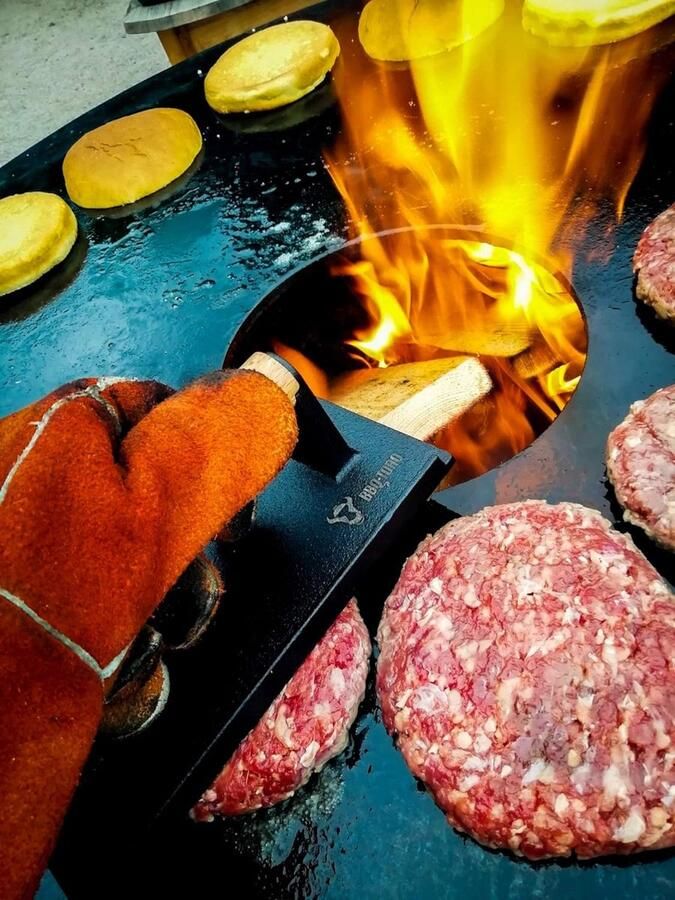 Gietijzeren vleesverzwarer 1 kg 21 x 11 cm hamburger grillgewicht met houten handvat hamburgerpers