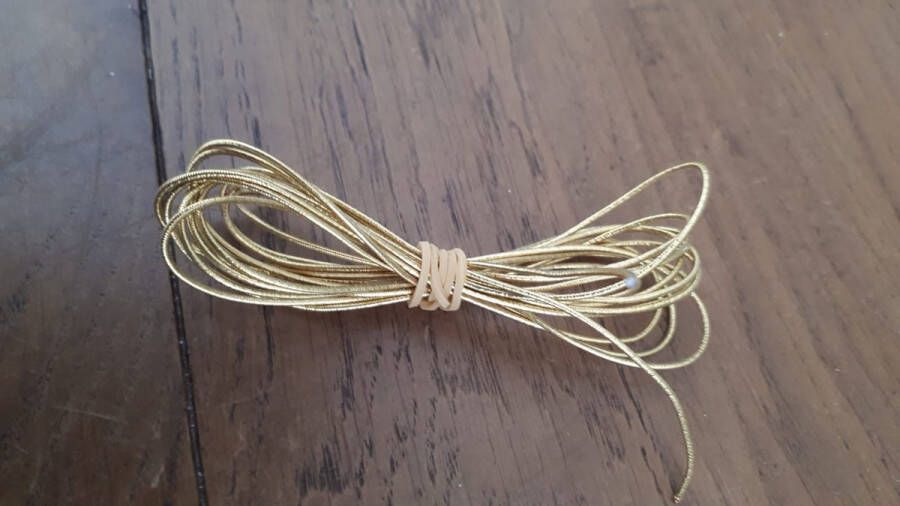 Gouden koordelastiek 1 mm x 2 5 m elastiek rond fijn dun elastisch koord geschikt voor mondkapjes en sieraden