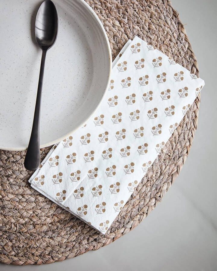Grote schaal Pion wit aardewerk servies saladeborden pastaborden soepborden Deens ontwerp voor hygge-levensgevoel grijs wit h: 4 cm dia: 19 cm groot crème wit