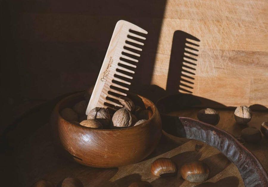 Handgemaakt in Italië essenhout kleine kam voor krullend of grof haar 14 x 4 5 cm