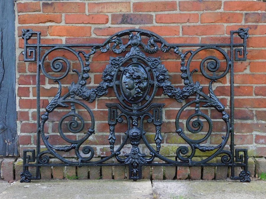 Hekwerk Raamrek Gietijzer Zwart let op: Uniek ! Dus maar 1 te koop