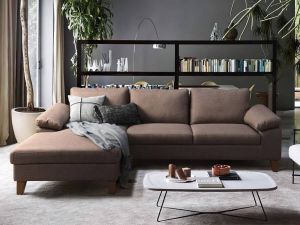 Hoekbank links in bruine stof met houten poten ANOJI L 260.5 cm x H 80.5 cm x D 144.5 cm
