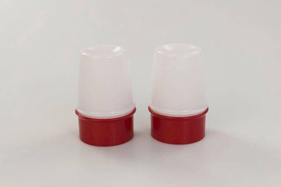 Jonge golf eierdopje wit rood eieren eierwarmer met golfpatroon