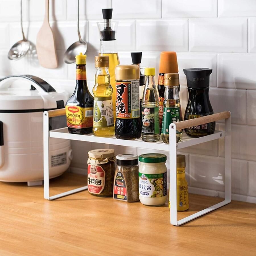 Keukenplank ijzeren kruidenrek en houten handvat