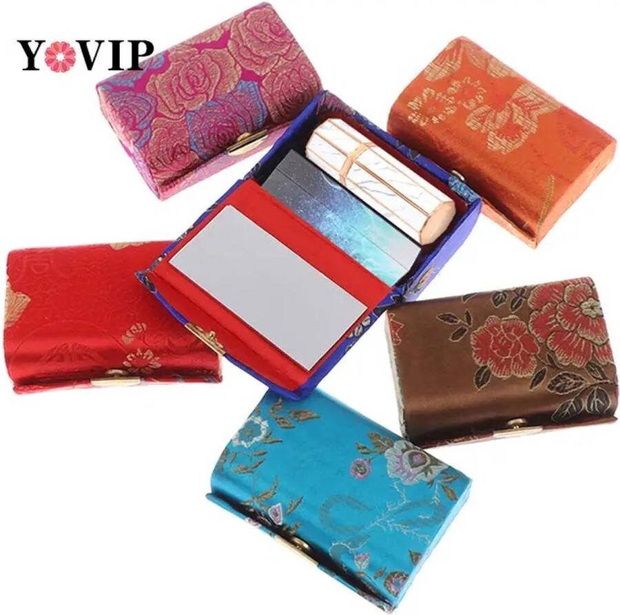 Lippenstift Houder voor 2 lippenstiften Lippenstift Doosje Borduurwerk Lippenstift Cosmetische Tas Voor 2 Lipsticks Met Spiegel Make-Up Tas Klein Mini Reiskoffertje Organizer Draagbare Case Random Kleur