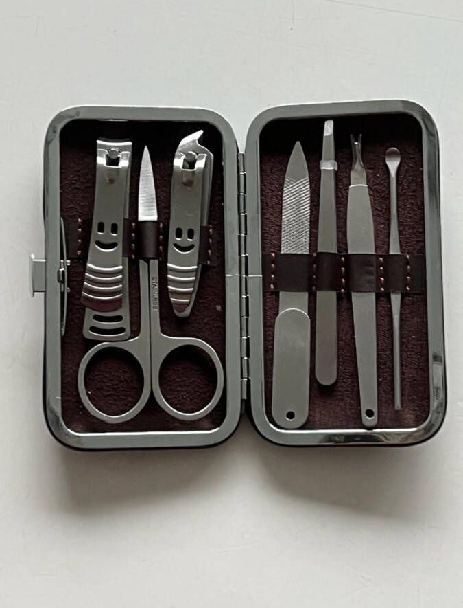 Merkloos Sans marque Luxe Echt Lederen Manicure Set voor op Reis inclusief Reis etui 6 Delig – 11x7cm | Nagelschaar | Nagelvijl | Nagels Knippen | Pincet | Nagelverzorging