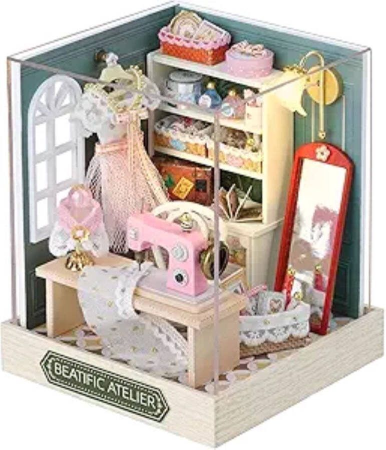 Miniatuur Bouwpakket Volwassenen Mini naai atelier Studio Modelbouw Knutselen – Poppenhuis DIY Dollhouse leuk voor de donkere dagen