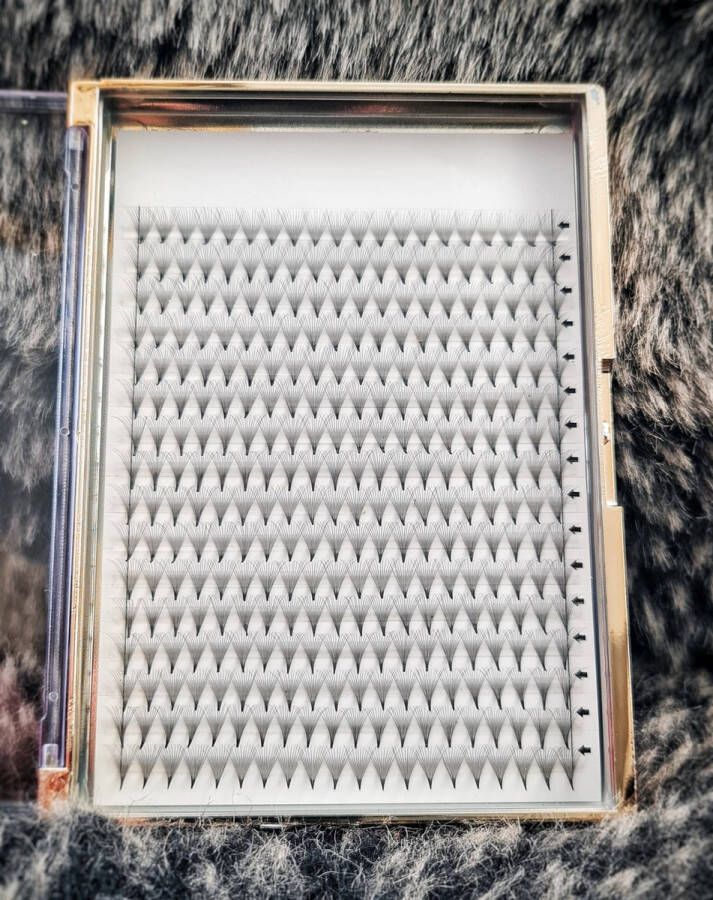 Nepwimpers BIG TRAY 12D dikte 0.05 lengte 9 mm D krul Pre Made Volume Fans Russian volume wimperextensions pre-made fans XL tray D crul 320 fans