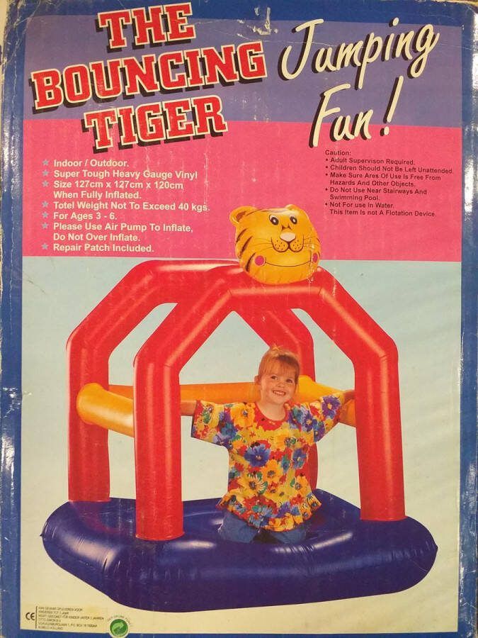 Opblaasbaar spring kasteel The Bouncing Tiger Springkussen indoor outdoor
