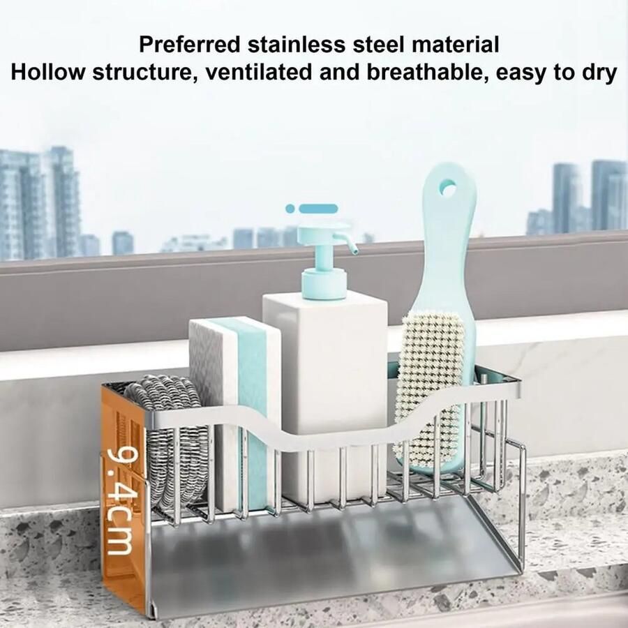 Optimaliseer Uw Aanrecht met Ons Rek Gootsteen Afvoer Plank Schuine Vorm voor Efficiënte Waterafvoer Installatie-Vrij en Ruimtebesparend Gemaakt van Roestvrij Staal voor Duurzaamheid Hol Ontwerp voor Gemakkelijke Luchtcirculatie Zilver