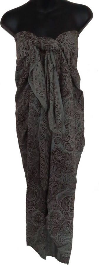 Merkloos Sans marque Pareo sarong hamamdoek wikkelrok wikkeljurk met pailletten paars roze zwart wit 165 cm bij 115 cm uit Bali versierd met franjes.