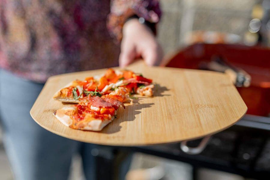 Pizzaschep en serveerplank