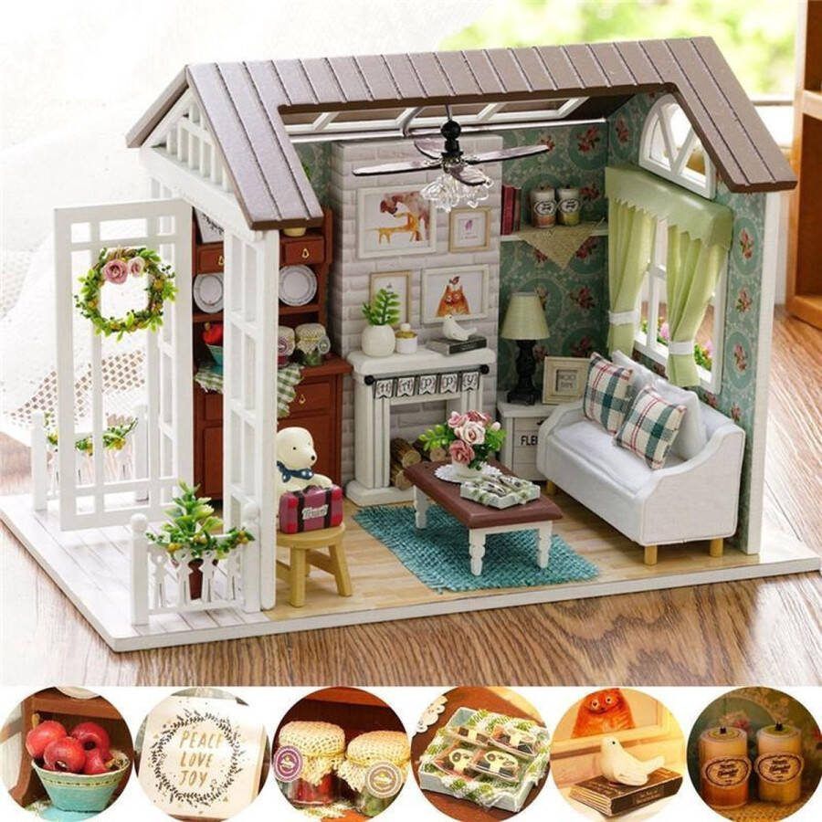 Poppenhuis met Meubeltjes en Gordijntjes