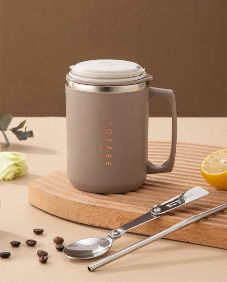 Premium RVS Koffiebeker voor onderweg Met RVS Lepel En Rietje -Khaki- 480ml Thermosbeker Theebeker- Reis mok voor Koffie en Thee