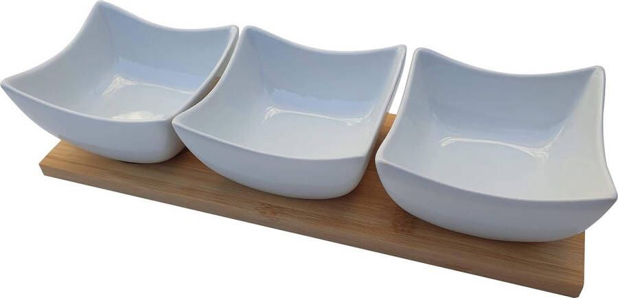 Premium snackschalen set op houten plank crème brulee schaaltjes dessertschalen sausschaaltjes serveerschalen dipschalen snackborden souffle vormpjes serveerborden voorgerechten snack