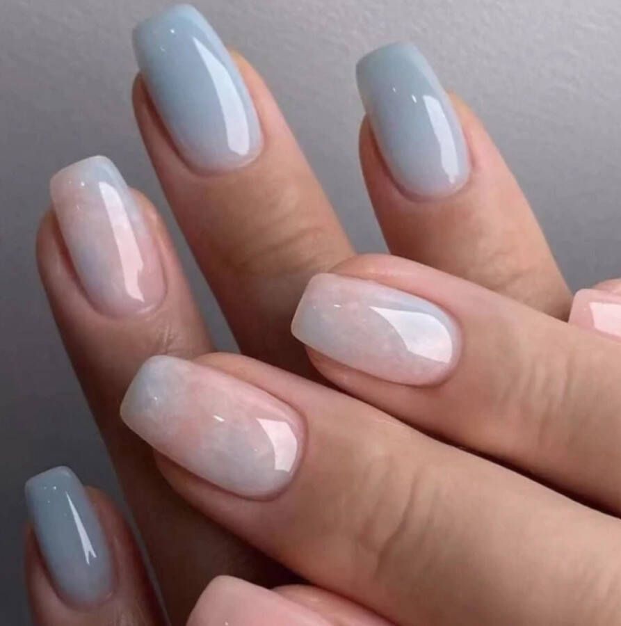 Press On Nails Nep Nagels Blauw Marble Short Oval Manicure Plak Nagels Kunstnagels nailart Zelfklevend