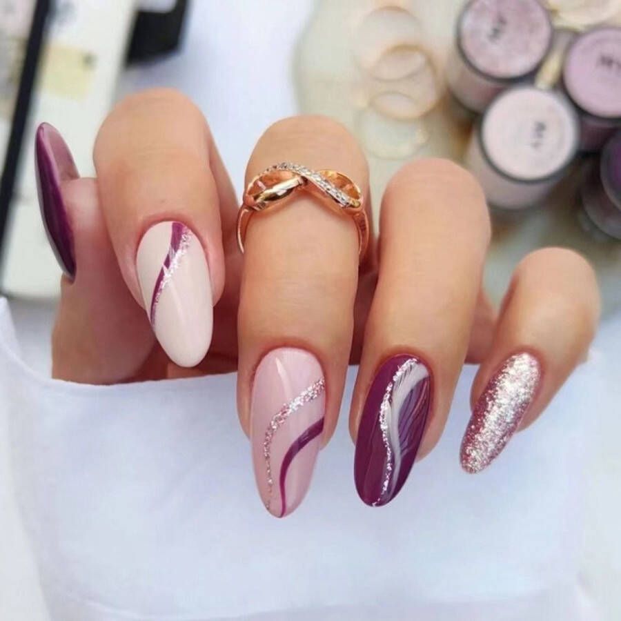 Press On Nails Nep Nagels Roze Rood Glitter Gestreept Almond Manicure Plak Nagels Kunstnagels nailart Zelfklevend