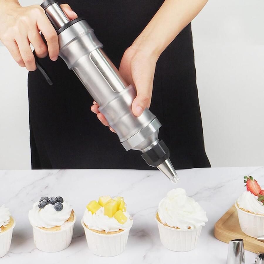 Professionele roestvrijstalen garnituurspuit met 6 spuitmonden spuitmondset taartspuit voor perfecte taartdecoratie spuitzak herbruikbaar ideaal voor cupcakes en gebak