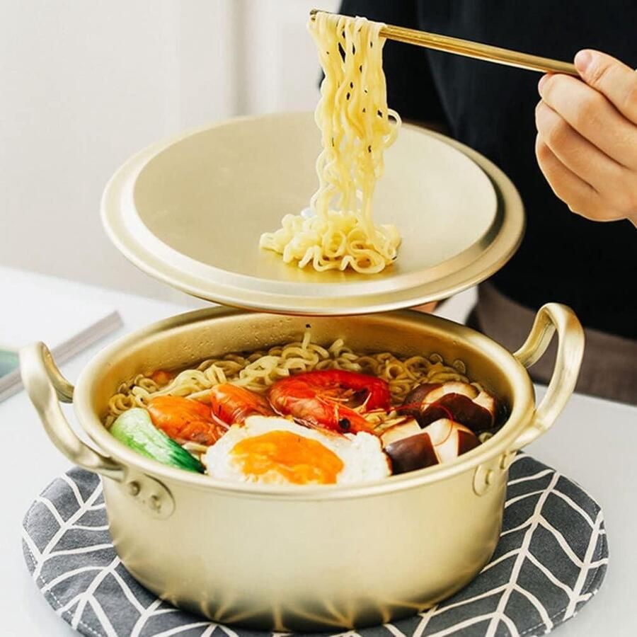 Ramen pot Koreaanse pan Ramyun aluminium pot met deksel lepel eetstokjes kookgerei voor soep pasta stoofpot goud 18 cm