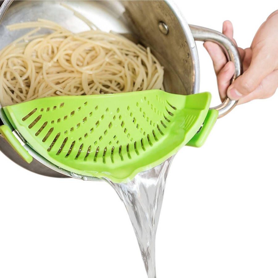 Snap Zeef Clip-on siliconen vergiet filter past op alle potten en kommen voor spaghetti pasta noedels en fruit groen