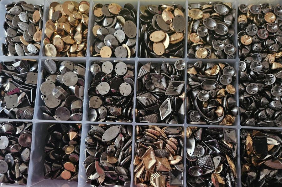 Studs- 40 stuks- kleuren en vormen- fournituren