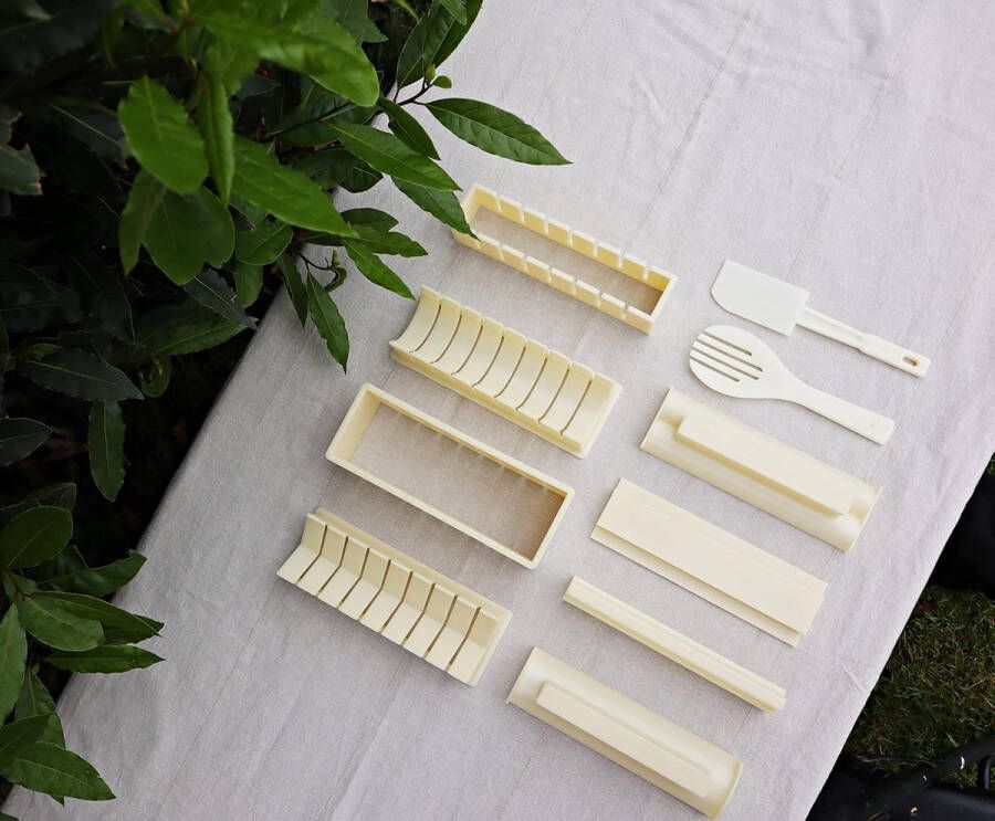 Sushi Maker kit 10 stuks rijstrol mal 5 unieke vormen hart ronde piramide vierkant DIY Japanse keuken thuis gemakkelijk en leuk – crème wit