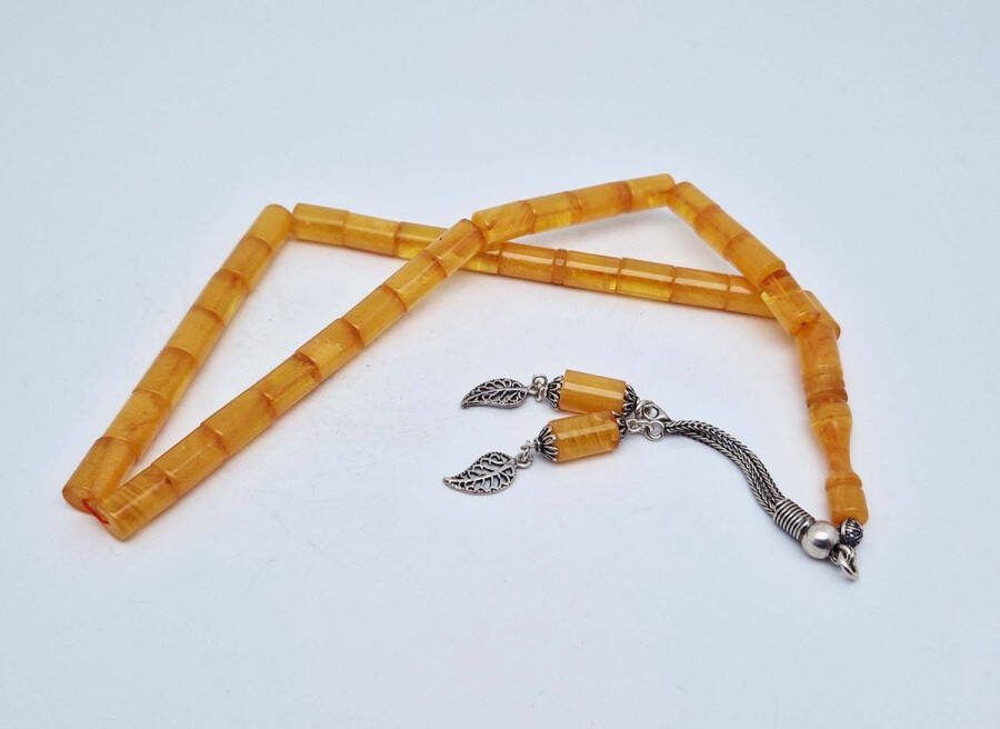 Synthetische hars Tasbih 33 Misbaha Kralen met 925 Zilver Kwastjes Hoge Kwaliteit Nieuw Ontwerp- Geel kleur- Cilindrische vorm