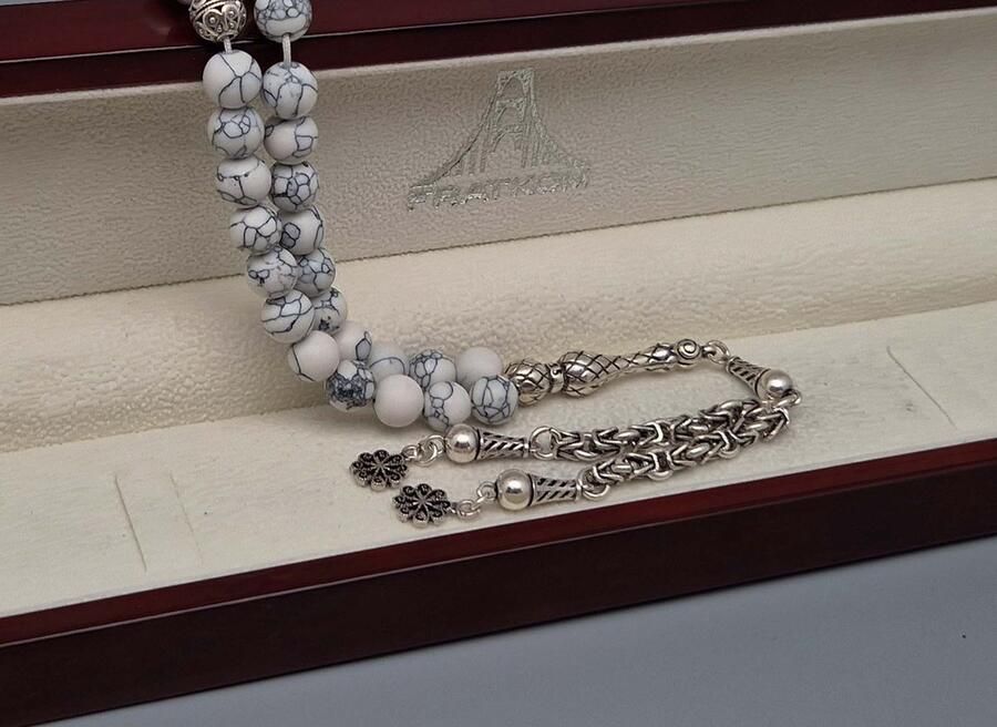 Tesbih Natuursteen Howlite Wit en 925 zilver met tassel Lente bloem Aantal kralen 33 Diameter kralen 8mm