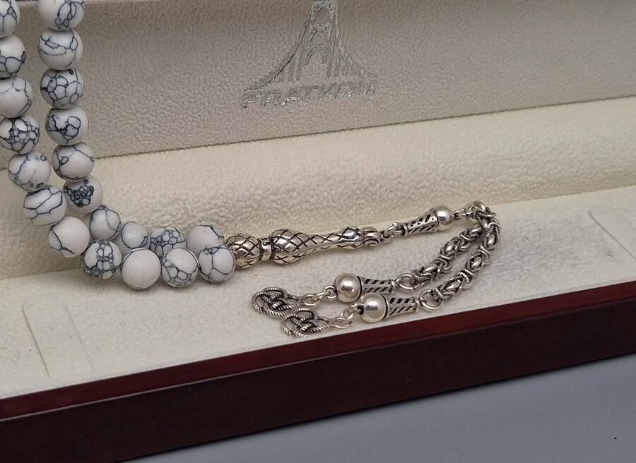 Tesbih Natuursteen Howlite Wit en 925 zilver met tassel Rozen Aantal kralen 33 Diameter kralen 8mm