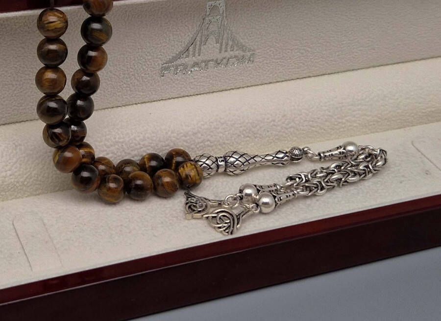 Tesbih Natuursteen Tijgeroog en 925 zilver met tassel Arabisch lettertype Aantal kralen 33 Diameter kralen 8mm