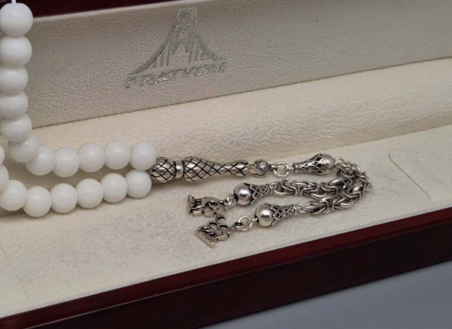 Tesbih Natuursteen Witte agaat en 925 zilver met tassel Huilende wolf Aantal kralen 33 Diameter kralen 8mm