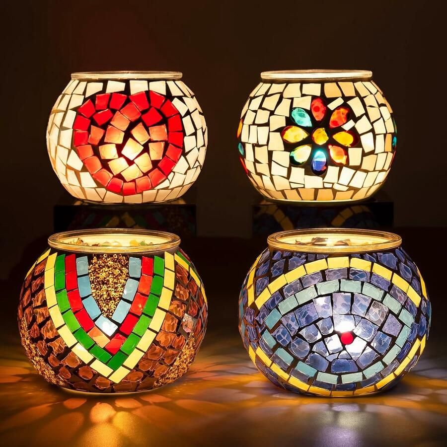 Theelichthouders 4 stuks mozaïekkandelaar glas romantische theelichtglazen met hart- en bloemenmotief handgemaakte kaarsenhouder kleurrijke theelichtdecoratie voor verjaardagen Kerstmis feestjes