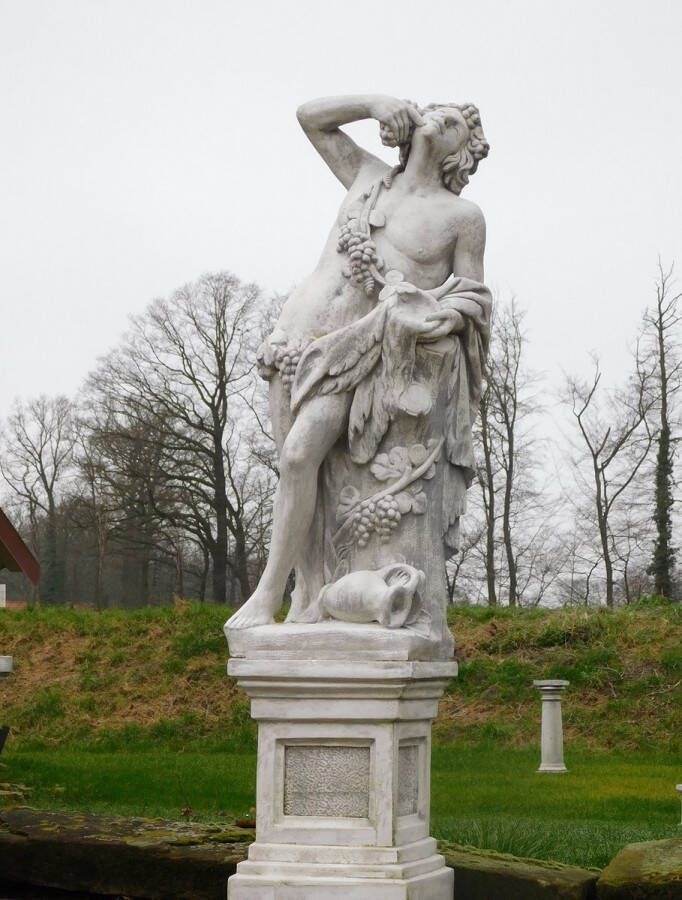 Tuinbeeld Dionysos Bacchus op Sokkel 200 cm Steen