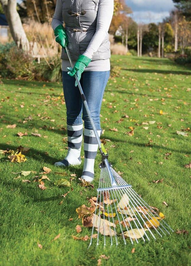 Tuinhark met handvat bladbezem hark