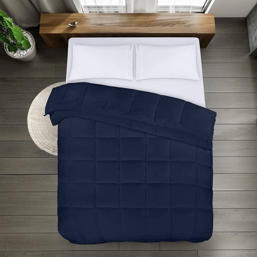 Utopia Bedding Lichtgewicht 4 5 Tog Duvet met Hoeklabs Microvezel Zacht Zomerdekbed Doos Gestikt Alternatief Dekbed (220x240 cm Marineblauw)
