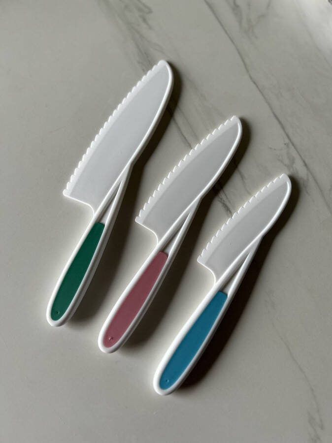 Veilige plastic messenset voor kinderen 3 stuks blauw groen roze