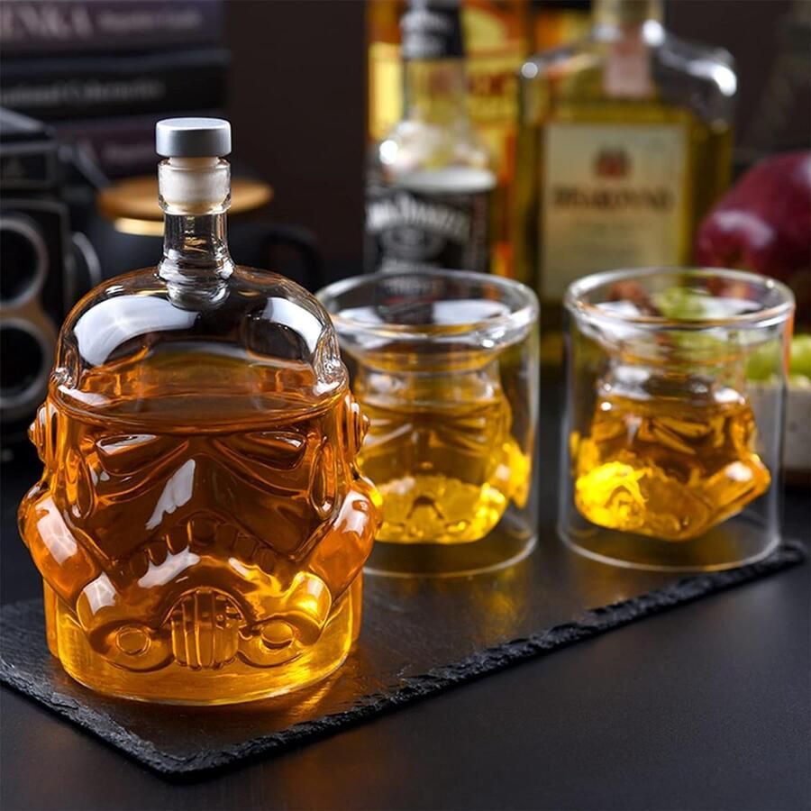 Whisky lux Transparante Creatieve Whisky Karaf 750 ml Whisky Karaf Set met 2 Glazen Whisky Karaf Helder Glas Fles Carefe Gepersonaliseerde Karaf Geschenken voor Bourbon Scotch Whisky Cognac of Wijn