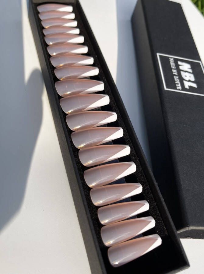 Witte french nagels 24 stuks plaknagel nagellijm lang
