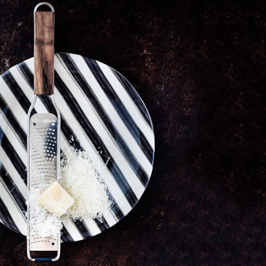 Zester rasp voor citrusvruchten harde kaas gember chocolade nootmuskaat truffel walnotenhout roestvrij staal Raspen